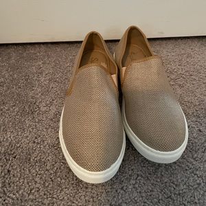 Splendid woven slides